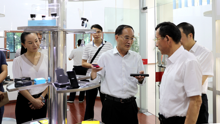 市委常委、市委統(tǒng)戰(zhàn)部部長歐陽鋒調(diào)研炬神電子